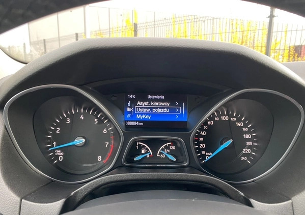 Ford Focus cena 45999 przebieg: 89000, rok produkcji 2017 z Krobia małe 667